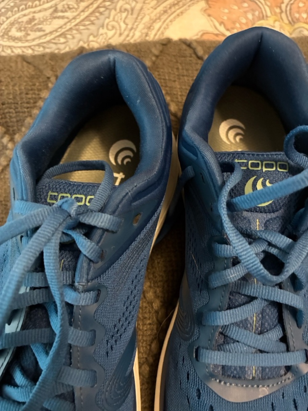 Blue Women's Topo Athletic Running Shoes -magnify 4 - Picture 5 of 5